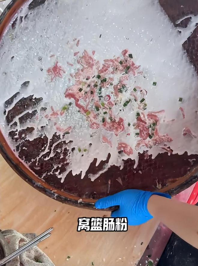 表吃路边摊30块吃4个菜直呼赚翻！PG麻将胡了香港影帝长居内地戴大金(图6)